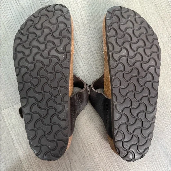 Birkenstock Gizeh Brown Leather Thong Sandals Brass/Gold Accents - Rare Find! - Picture 8 of 16